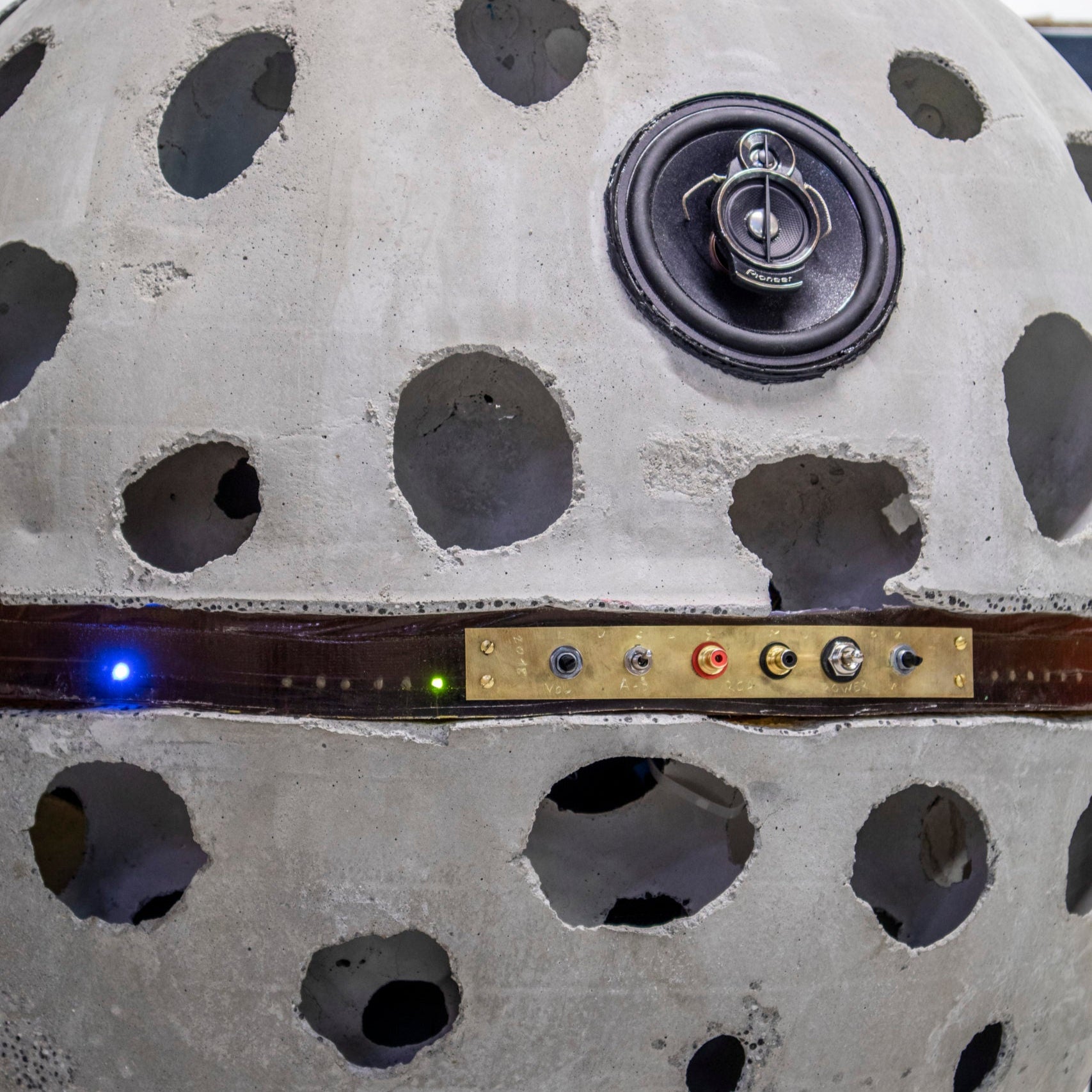 METEORITE SOUND SPEAKER LIMITED EDITION