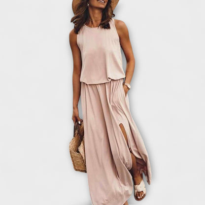 Light, loose, sleeveless dress with a round neckline