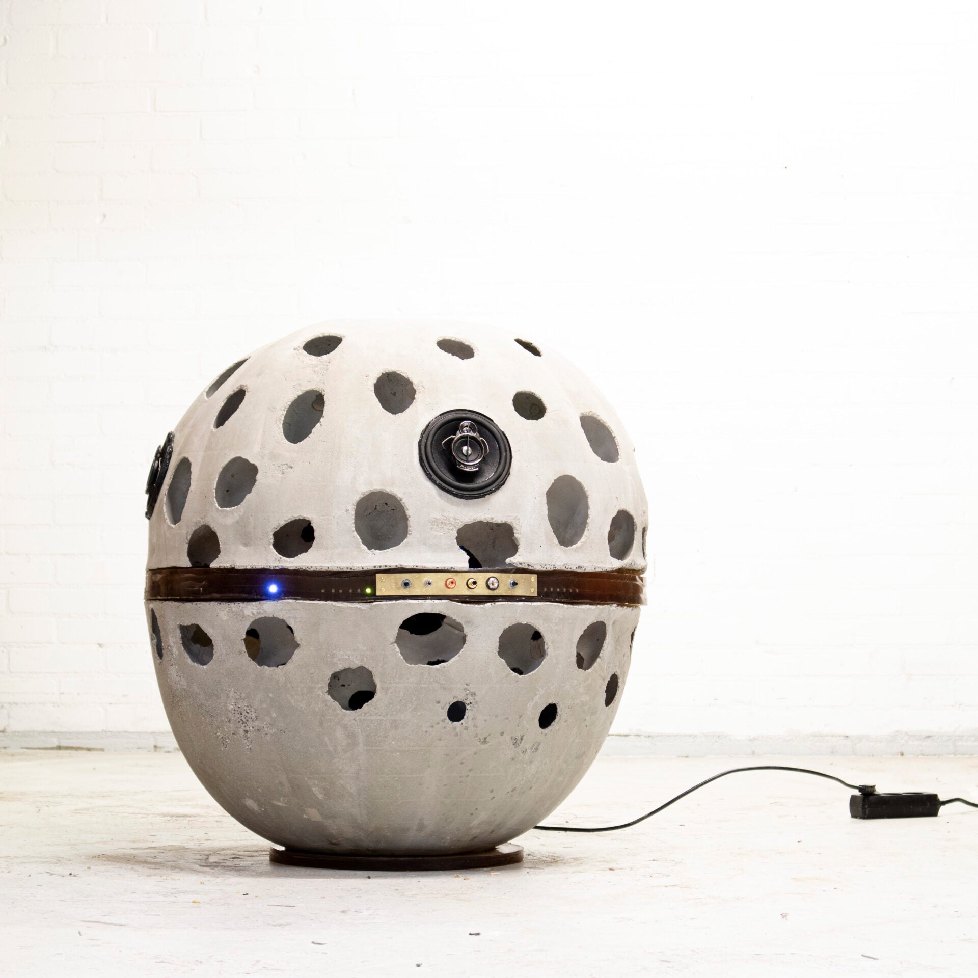 METEORITE SOUND SPEAKER LIMITED EDITION
