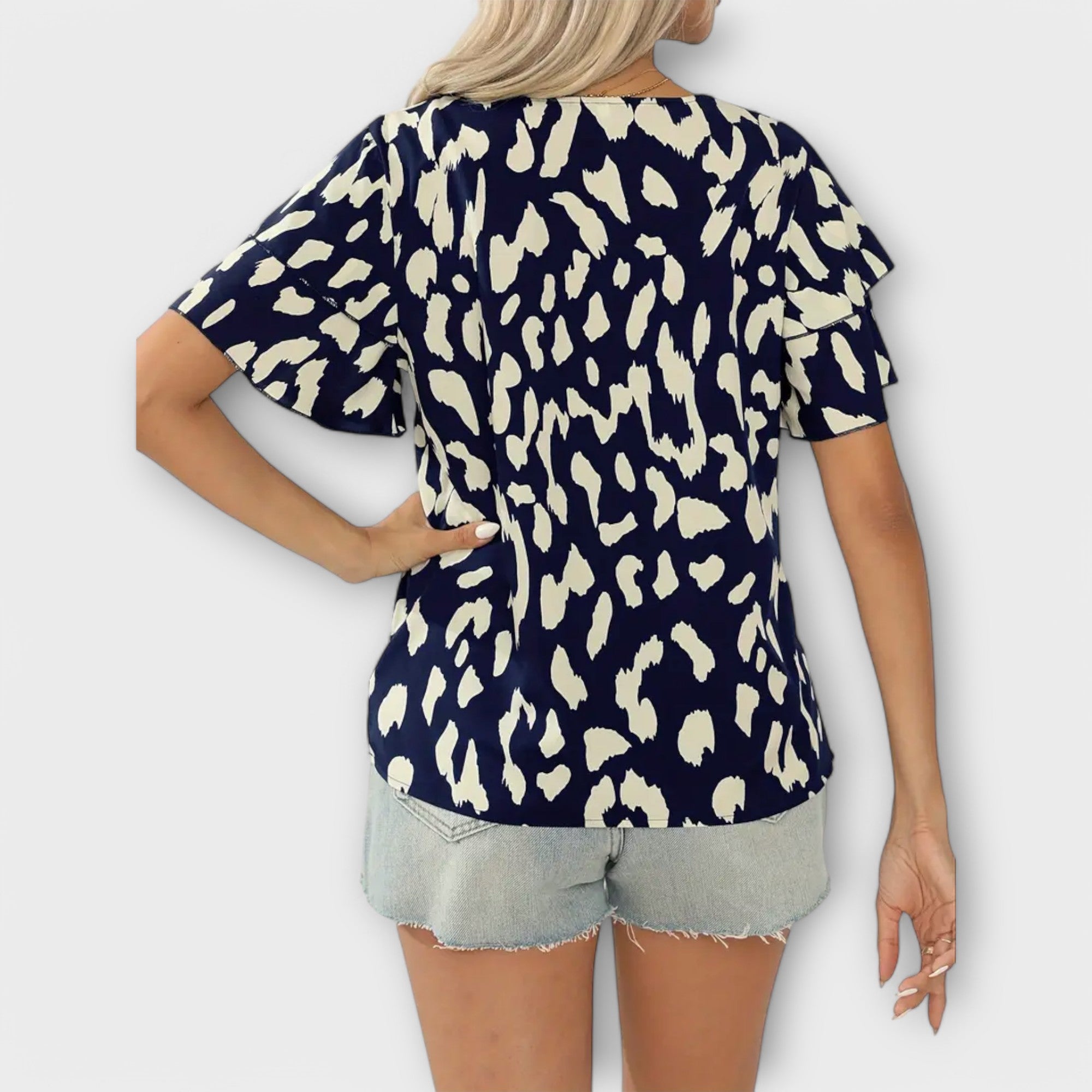 Evelyn - Casual Blouse with Round Neck