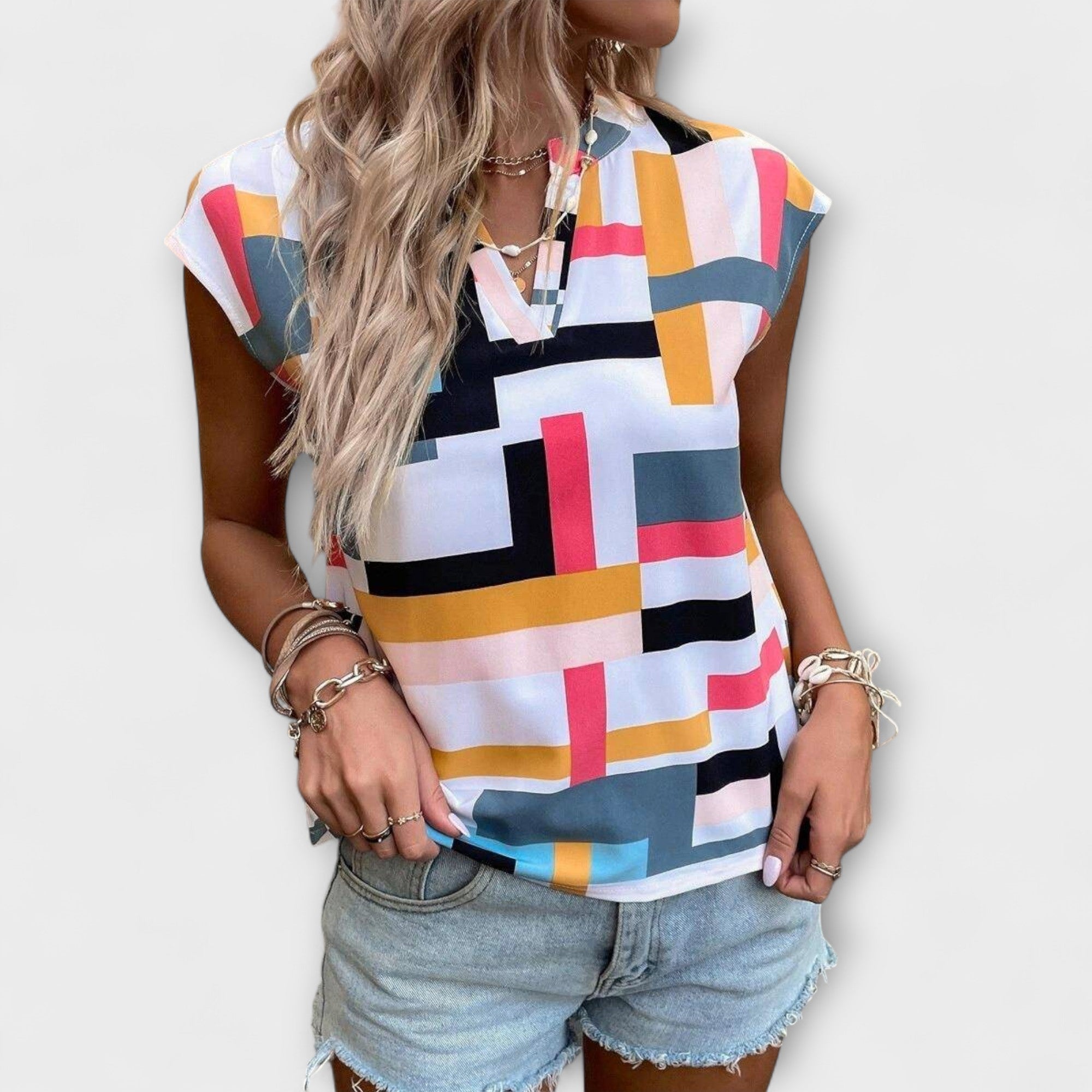 Chloe - Short-Sleeved Blouse